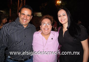 02092007
Peyman Kazamian, Delfina Moreno y Vania Puente.