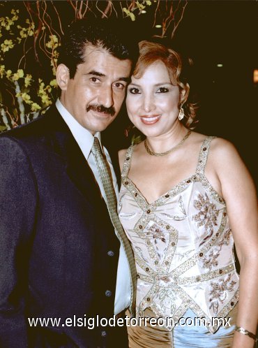 06092007
Armando Javier Villarreal Martínez y Sandra de Villarreal, en reciente festejo.