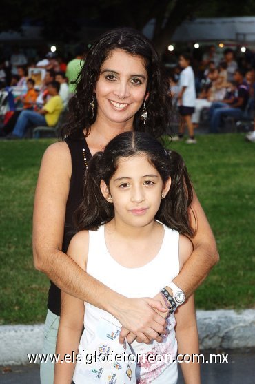 08092007
Azalea Muñiz y Alexa Gascón.