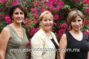 06092007
María Ofelia de De Torre, Lety de Romo y Margarita de Peressini.