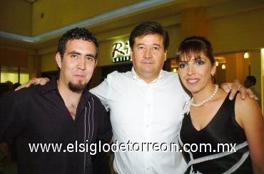 09092007
Enrique Alonso, Miguel Casale y Griselda Ayup de Casale.