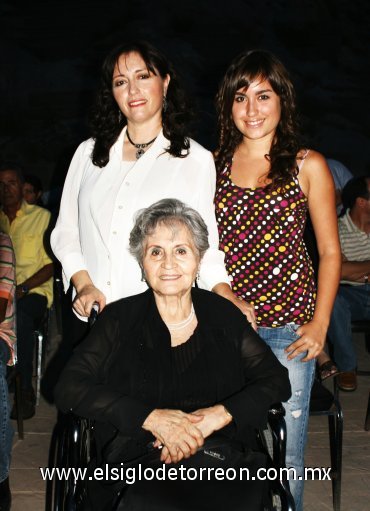 09092007
Rossana Conte, Marta Conte e Isabel Ordóñez.