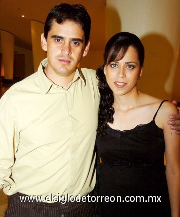 10092007
Hugo Hernández y Raquel Ayoub.