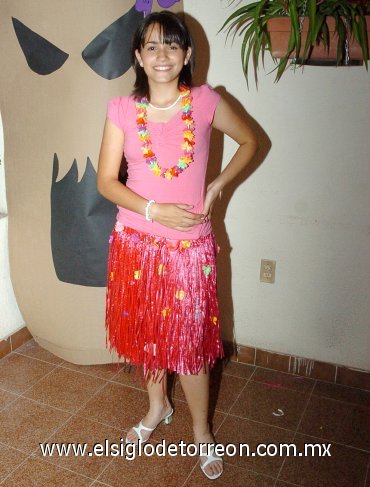11092007
Una fiesta hawaiana es la que se le ofreció a Ana Cristina, por sus quince años de vida.