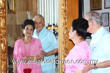 07092007
Don Vicente de Alvarado con su esposa Rosina Guerrero de De Alvarado.
