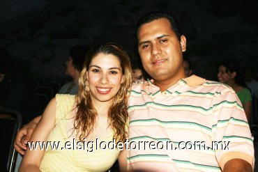 09092007
Abby Orozco y Carlos Galván.