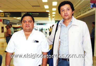 05092007
Melesio Placencia llegó de Guadalajara, lo recibió Domingo Hernández.