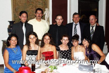 13092007
Rodolfo Ramírez, Raúl Ramírez, Carlos Martínez, Rosalba Ramírez, Rosalba de Ramírez, Karla Martínez, Alejandrina de Ramírez, Rodolfo Alejandro, Ale Ramírez, Gabriel Ramírez y Rocío Ramírez.