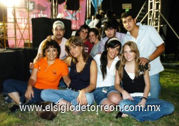 15092007
Rocío García, María Luisa Berrueto de Pérez, Luisa Pérez, Andrea Villarreal, Jesús Venegas, Miguel