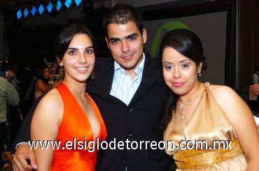 12092007
Bárbara Murra, Luis Castrellón y Rocío Castrellón.