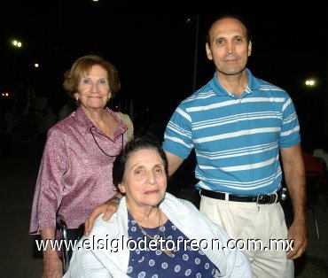 14092007
Elba de Pérez, Raúl Pérez, Leopoldo García y Arturo Mendoza.