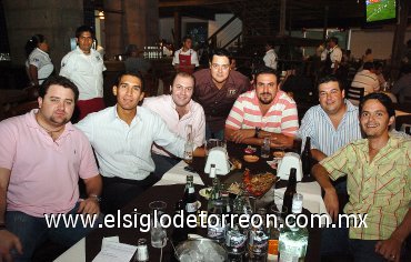 15092007
Aris Papadópulos, Francisco Cázares, Miguel Papádopulos, Alejandro Longhiter, Mario Villarreal, Frano Terrazas y Manolo