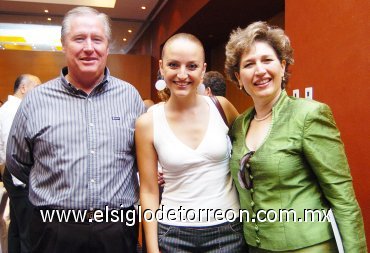 15092007
Gabriel Cornú, Alejandra Velasco y Sofía Enríquez.