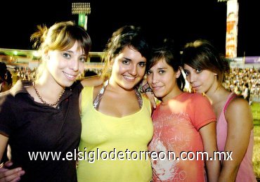 15092007
Linda Núñez, Elda Rascón, Pau Núñez y Fer Núñez.