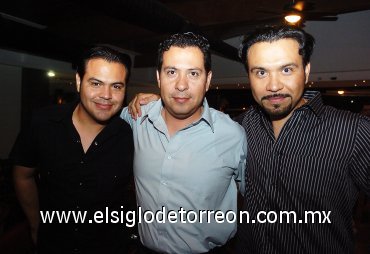 15092007
Manuel, Raymundo y Jorge Alberto Torres Mora.
