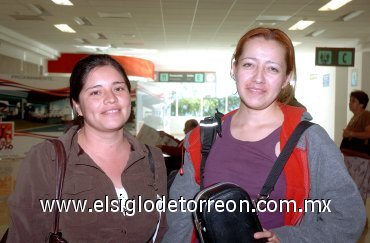 12092007
Mónica Corona y Yolanda Sánchez regresaron del DF.