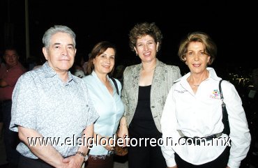 14092007
Sofía Enríquez y Jossie Iriarte asistieron a la misa del Centenario.