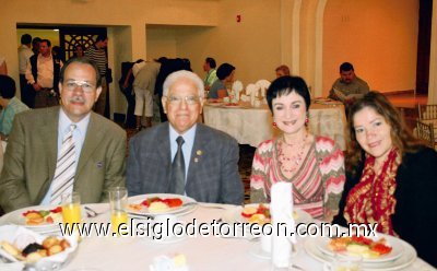 Silvestre Faya Romero, Pedro Rivas Figueroa, Laura Muñoz Franco y Estrella Atilano de Faya.