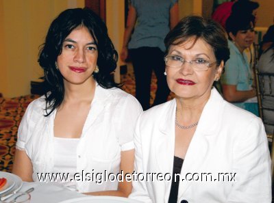 Adriana Gallegos y Claudia Máynez.
