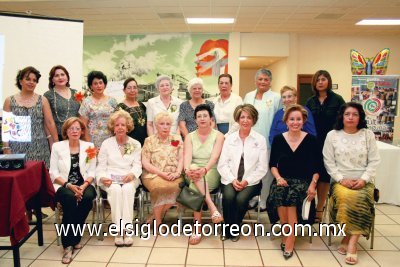 Grupo de escritoras: Elsa Lucía Ochoa, María de Lourdes Bañuelos, Gloria Barker, María Guadalupe Castro, Dolores Díaz Rivera, Rosa Gámez Reyes Retana, Genoveva García, Querube Lizárraga, Delia Mejía de Rivero, Naima Papadópulos, Rosario Ramos, Mercedes Rincón, María Cristina Rodríguez, María Eugenia Román, Angelina Sepúlveda y Judith Varela.