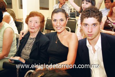 Carmen Cansino, Yasmín Etemad-Amini y José Andrés Barnola.