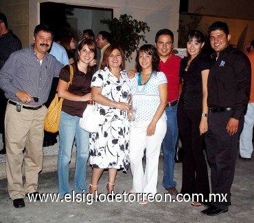 16092007
José Luis Trasfí Anaya, Jéssica Trasfí, Mary Castro de Trasfí, Marcela Sánchez de Trasfí, José Luis Trasfí, Liliana Chávez y Carlos Trasfí.
