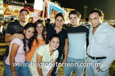 16092007
Nonis Duéñez, Marlene Valencia, Andrea Diez, Ángela Diez, Eneko Belausteguigoitia, Hasan Hamdan y Christoper Sánchez Viesca.