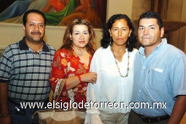 16092007
Rogelio y Alejandra Covarrubias, Eduardo y Patricia Salazar.