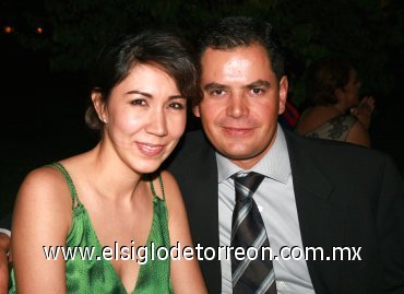 18092007
Rosa Carmen de Torres y Juan Pablo Torres.