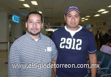 20092007
Benjamín Mijares viajó a Querétaro, lo despidió Waldo Ríos.