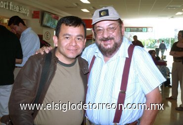 20092007
Silverio Palacios llegó de la Ciudad de México, lo recibió Gerardo Moscoso.