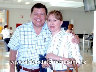 21092007
Arturo y Margarita Rivera viajaron con destino a Mérida.