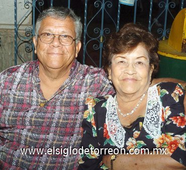 23092007
Raúl Rodríguez y Leticia de Rodríguez.