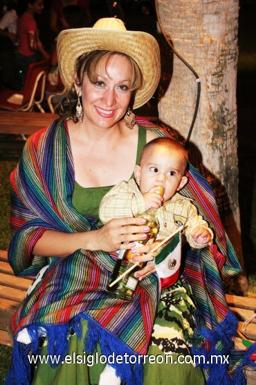 19092007
Ruth Arredondo y Emilio.