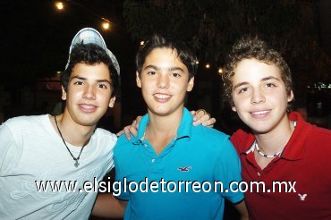 23092007
Alfonso Villa, Daniel Ramírez y Santiago Ortiz.