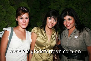 23092007
Beatriz Bermúdez, Artemisa Rodríguez y Claudia Villegas.