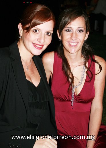 23092007
Lily de Palacios y Mónica de Cruz.