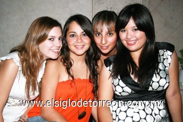 23092007
María Carrión, Cecy Díaz, Paulina García y Ana Paty Rodríguez.