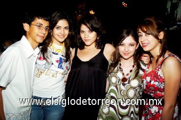 23092007
Michel, Siham, Pamela, Ale y Natalia.