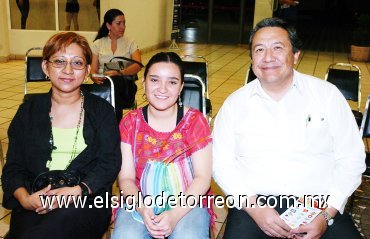 23092007
Nadia Contreras, Marcela de León y Luis Vázquez.