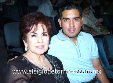25092007
Yolanda Cantú y Raúl González.
