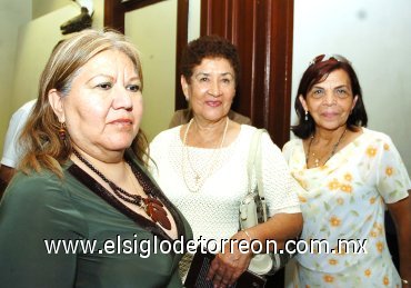 24092007
Deborah Rodríguez, Covadonga Aguirre y Maritere Rodríguez.