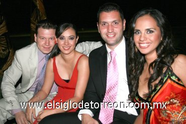 24092007
Gil Oviendo Pastrana, Katia Valenzuela de Oviedo, Aldo López y Angélica Valenzuela