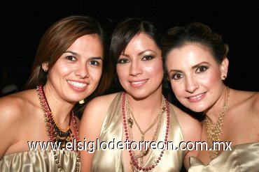24092007
Martha de Vázquez, Blanca de Lozano y Alejandra García.