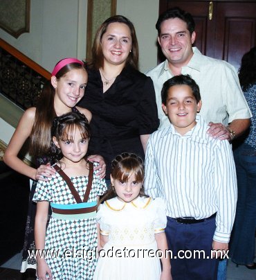 28092007
Nacho, Susana, Renata, Regina, Rosario e Iñaki Aguirre Mijares.