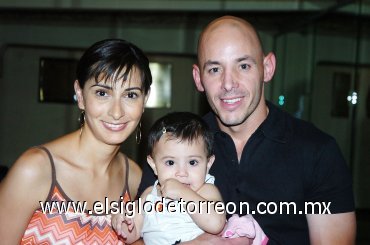 28092007
Rogelio Sada, Layla Reyes y Layla Sada.