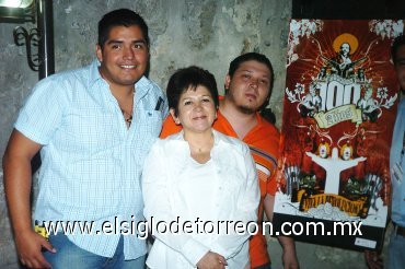 30092007
Aarón López, Dulce Rivera y Fernando López.