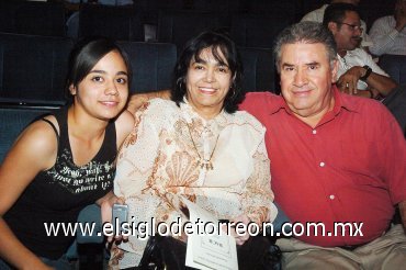 30092007
Ana Carolina de la Torre, Alma Aldama y José Trinidad de la Torre.