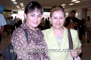 26092007
Cristina Rojas viajó a Tijuana, la despidió Cristina González.