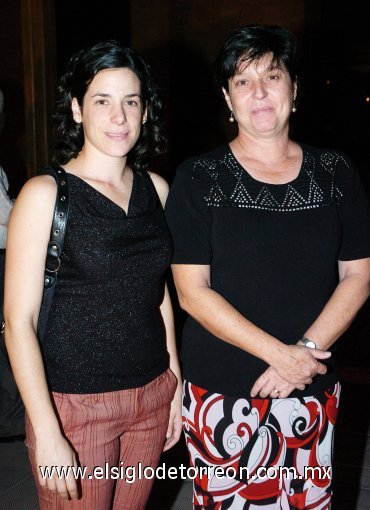 30092007
Susana Aparicio y Mónica de Aparicio.